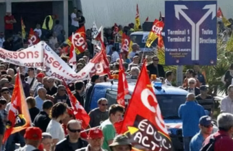 法国爆发25年来最大规模罢工！